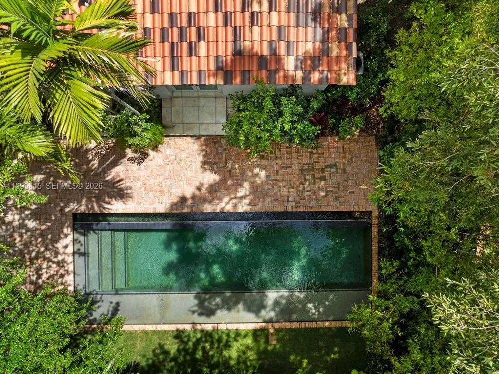 5812 Alton Rd Miami Beach, FL 33140