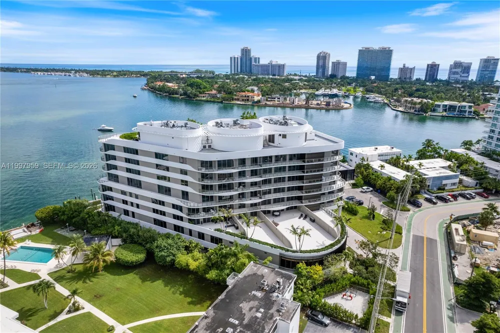 1135 103rd St #203 Bay Harbor Islands, FL 33154