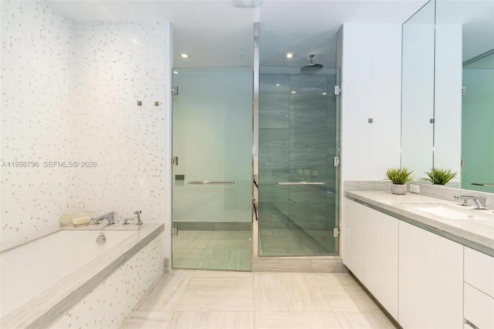 16901 Collins Ave #903 Sunny Isles Beach, FL 33160