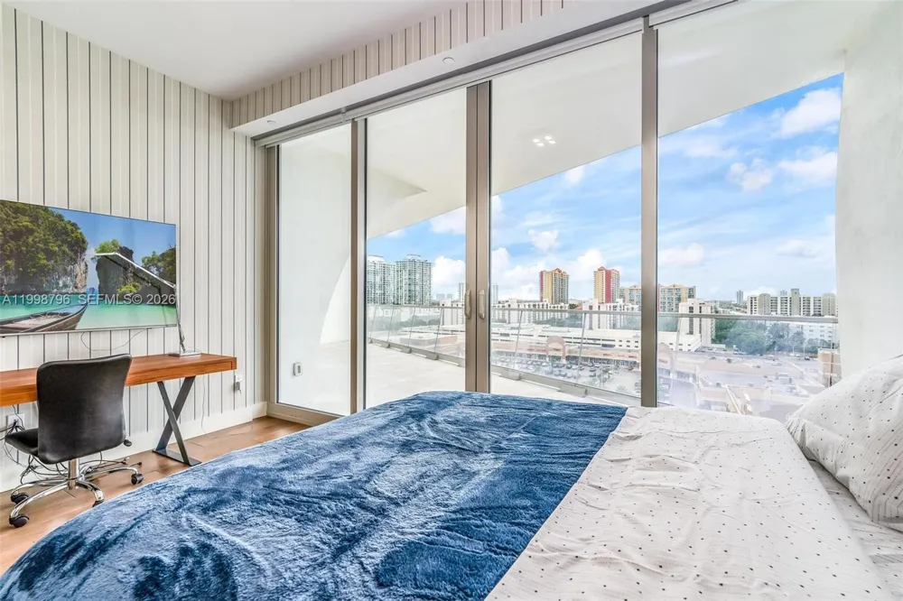16901 Collins Ave #903 Sunny Isles Beach, FL 33160