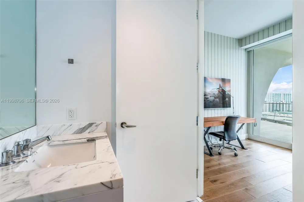 16901 Collins Ave #903 Sunny Isles Beach, FL 33160