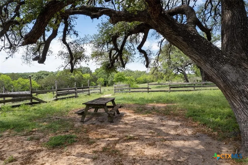 10930 E Fm 1431 Marble Falls, TX 78654
