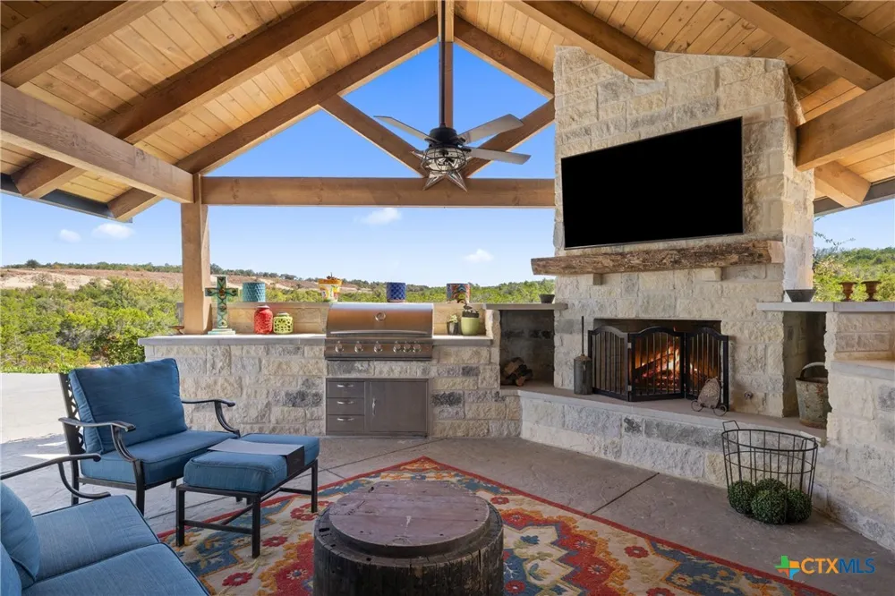 2105 Legacy Hills Drive Johnson City, TX 78636