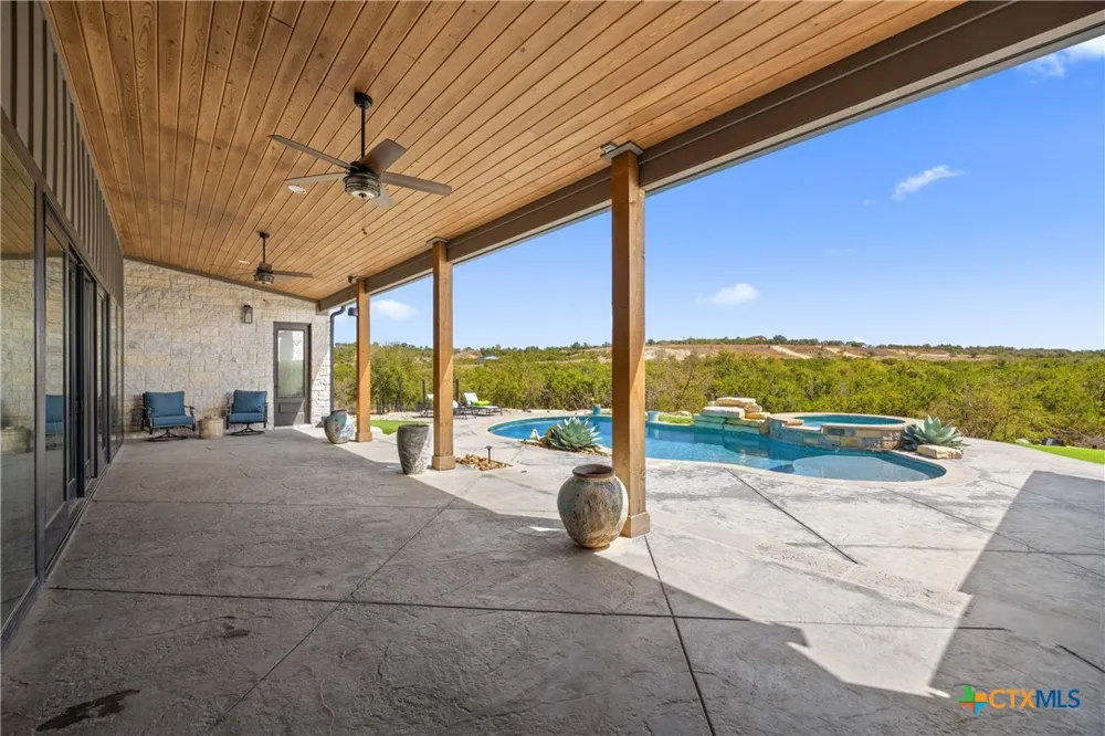 2105 Legacy Hills Drive Johnson City, TX 78636