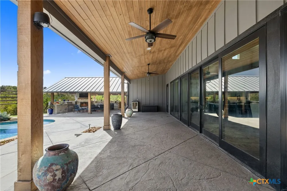 2105 Legacy Hills Drive Johnson City, TX 78636
