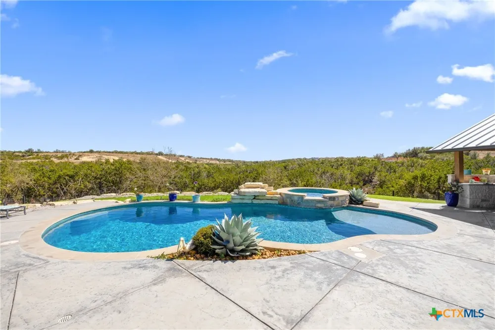 2105 Legacy Hills Drive Johnson City, TX 78636