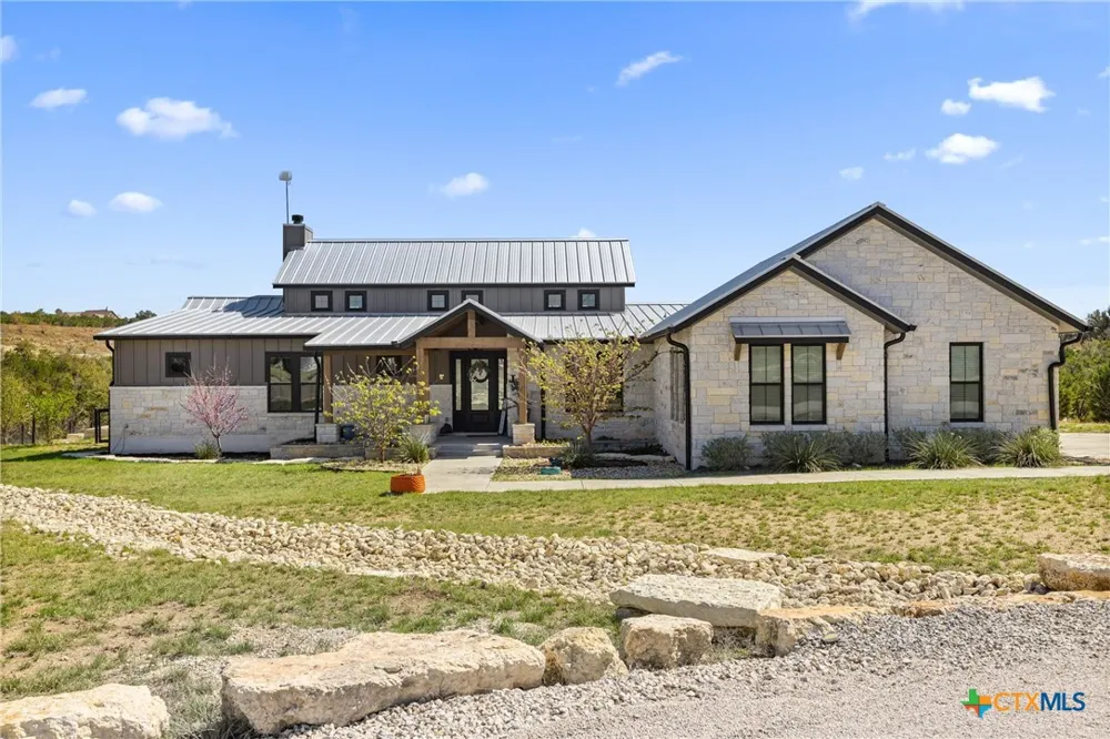 2105 Legacy Hills Drive Johnson City, TX 78636