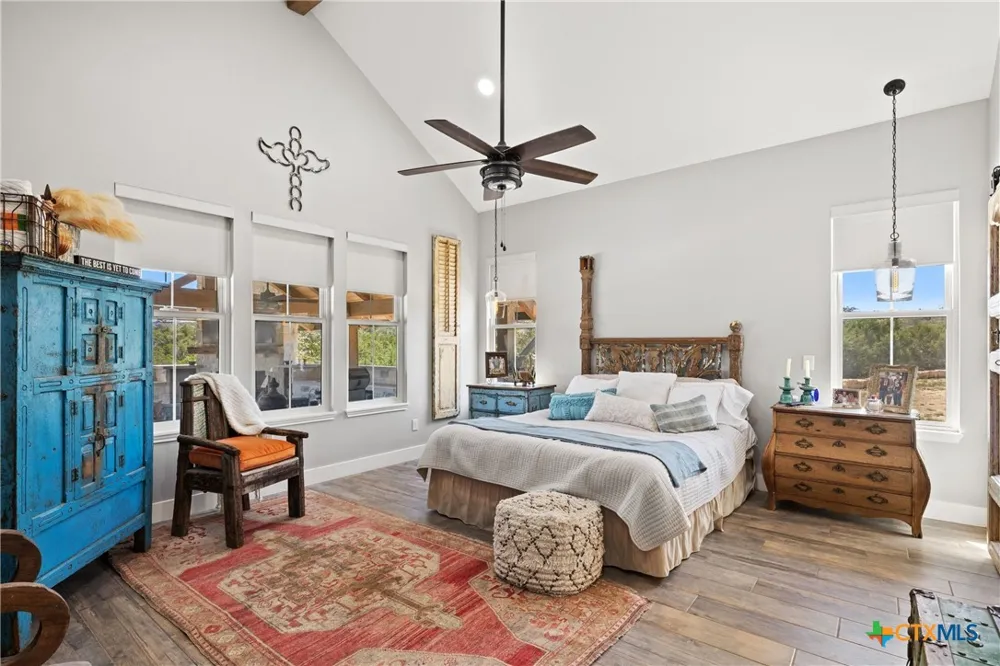 2105 Legacy Hills Drive Johnson City, TX 78636