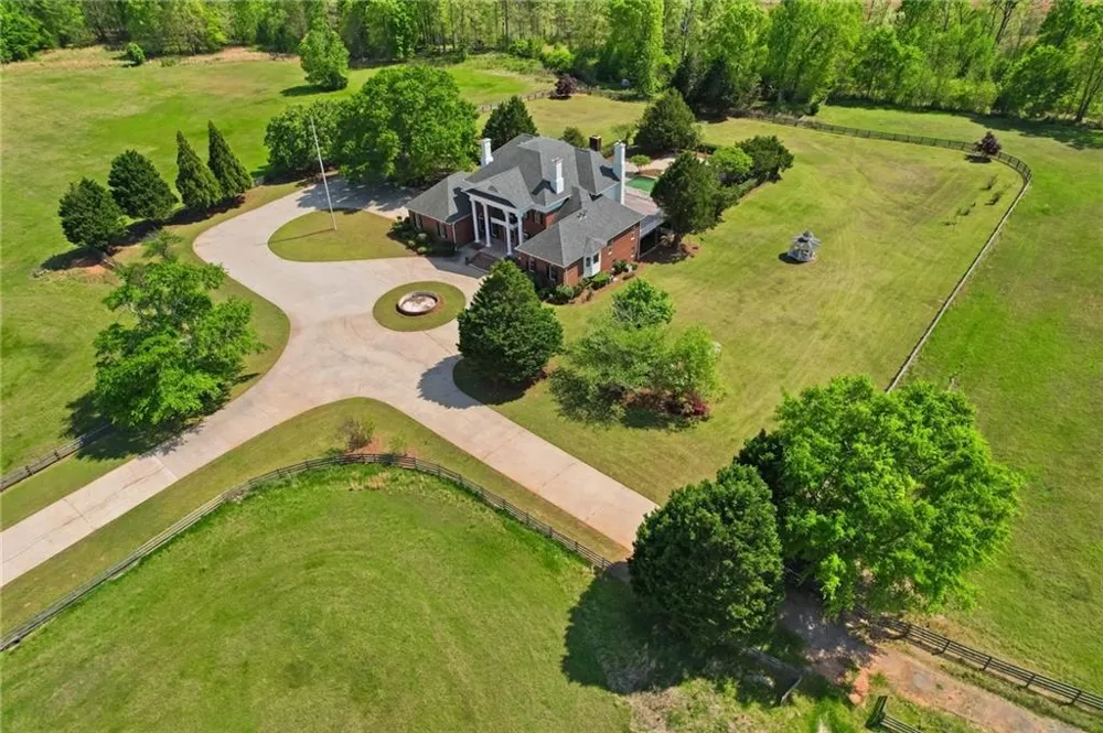 1202 Hodges Circle Mansfield, GA 30055