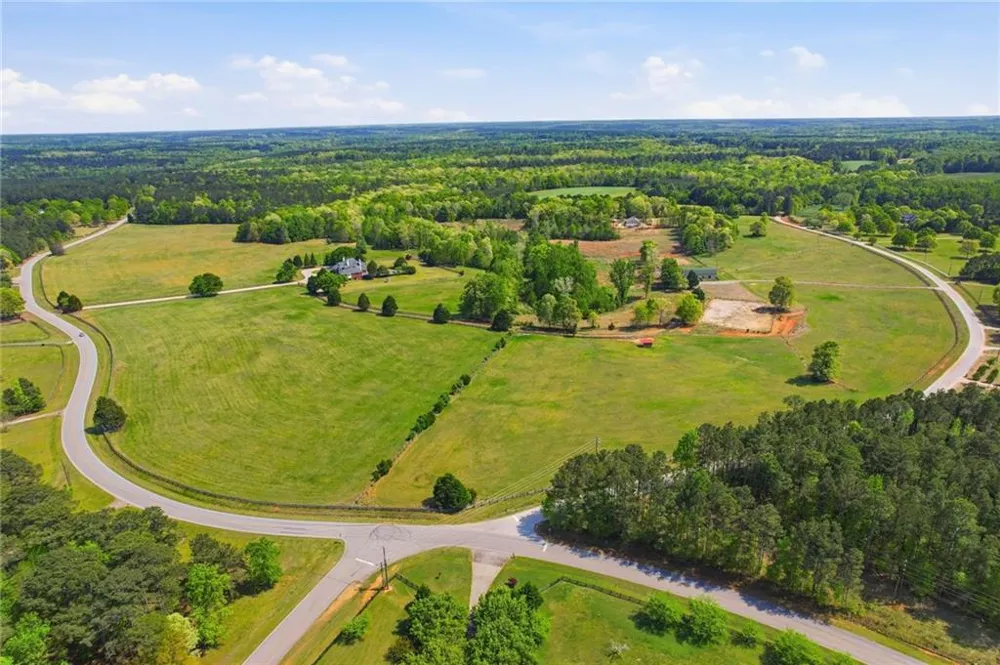 1202 Hodges Circle Mansfield, GA 30055