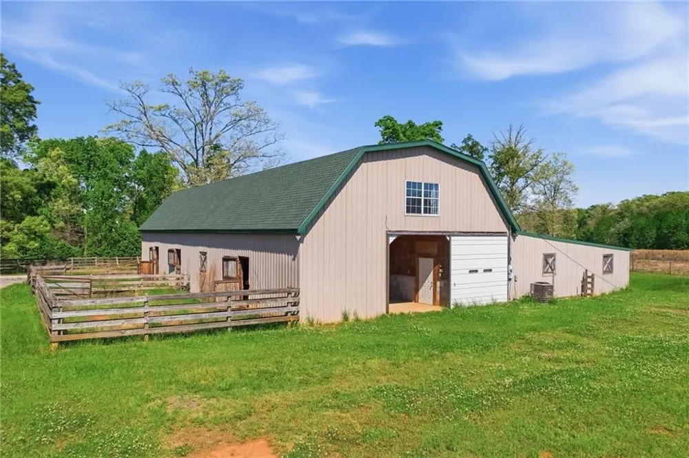1202 Hodges Circle Mansfield, GA 30055