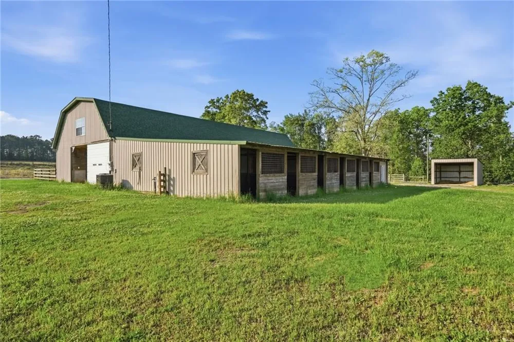 1202 Hodges Circle Mansfield, GA 30055