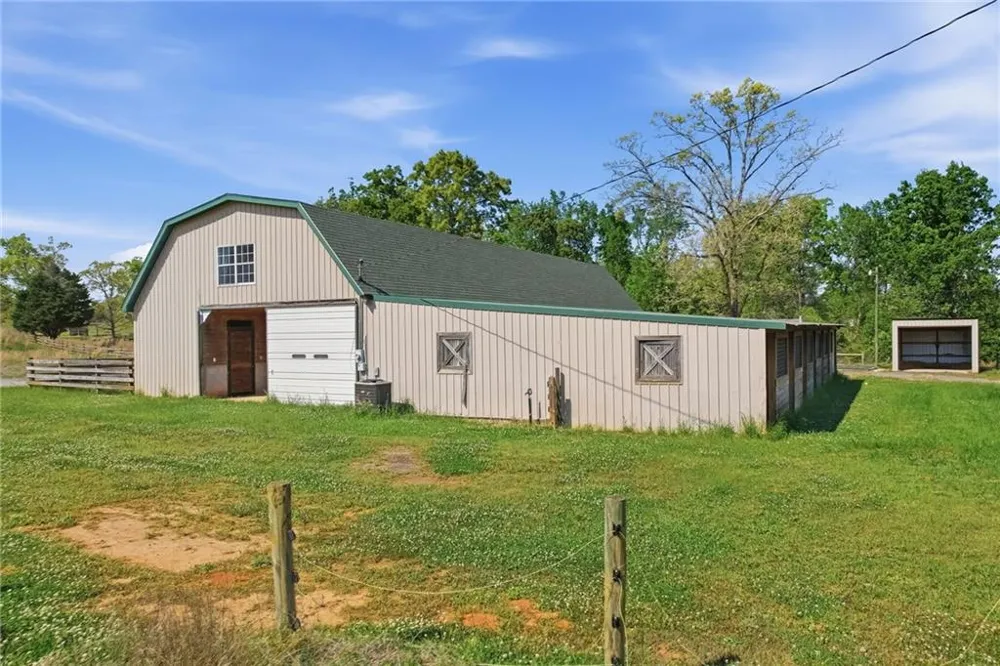 1202 Hodges Circle Mansfield, GA 30055