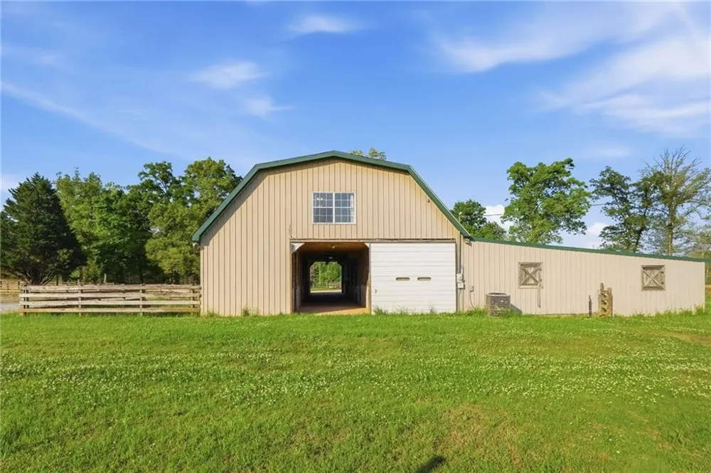 1202 Hodges Circle Mansfield, GA 30055