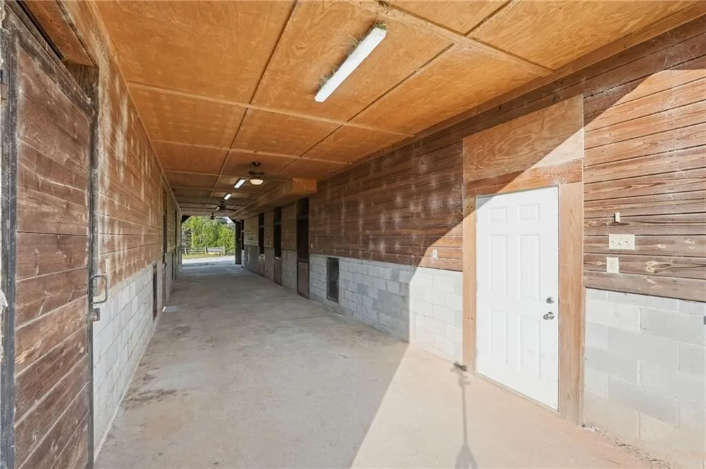 1202 Hodges Circle Mansfield, GA 30055