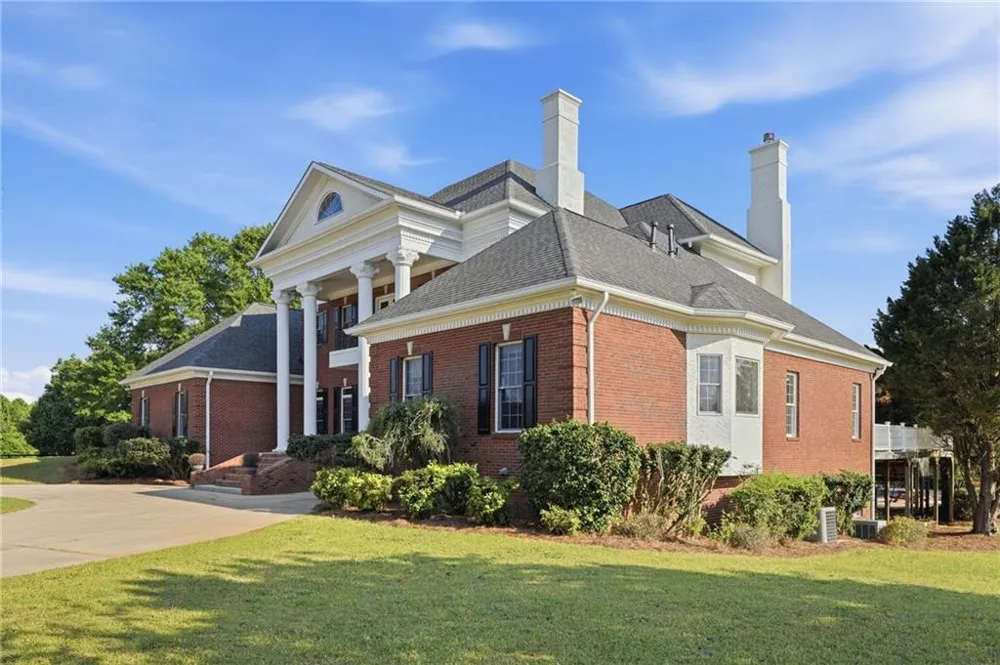 1202 Hodges Circle Mansfield, GA 30055