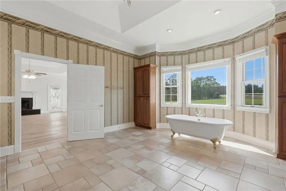 1202 Hodges Circle Mansfield, GA 30055