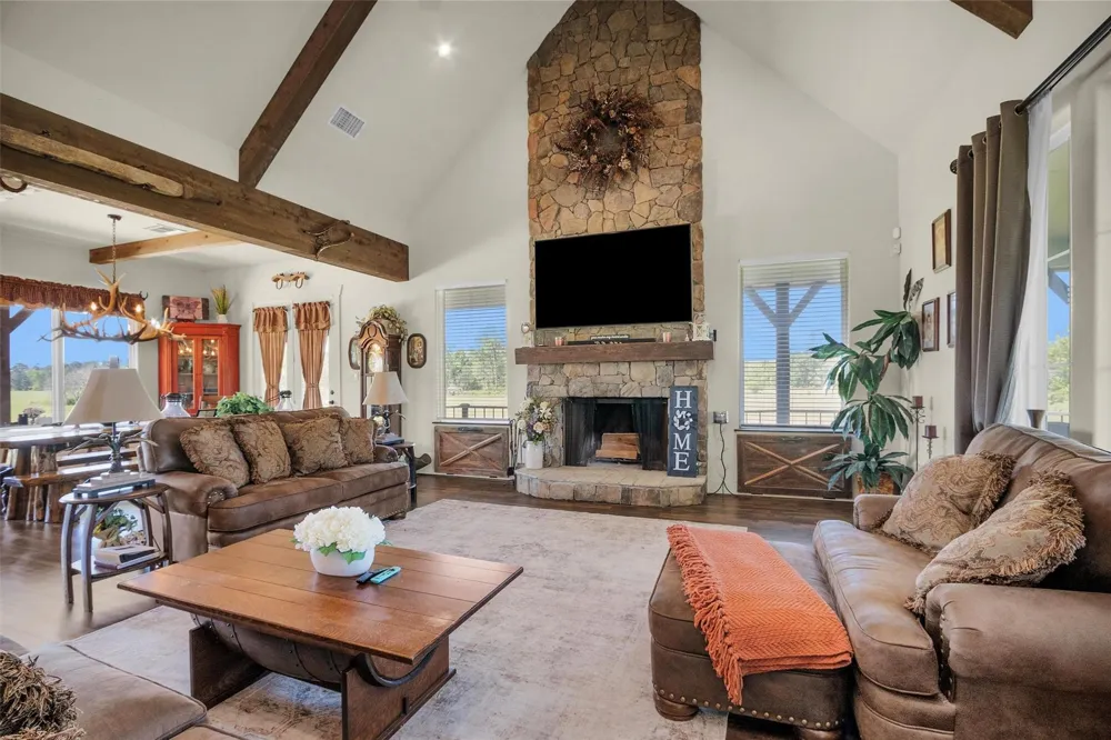 15586 Highway 105 E Conroe, TX 77306