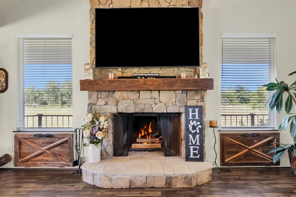 15586 Highway 105 E Conroe, TX 77306