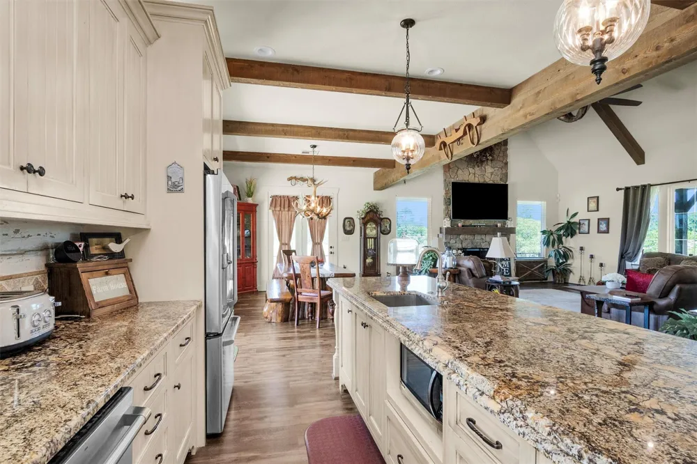 15586 Highway 105 E Conroe, TX 77306