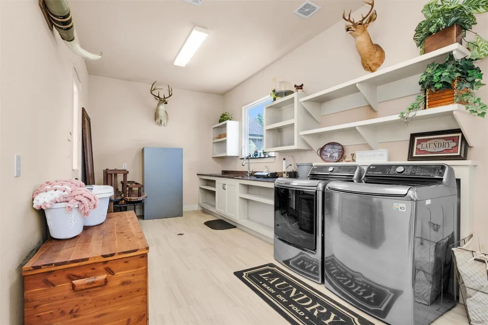 15586 Highway 105 E Conroe, TX 77306
