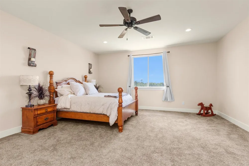 15586 Highway 105 E Conroe, TX 77306