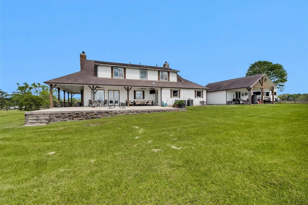 15586 Highway 105 E Conroe, TX 77306