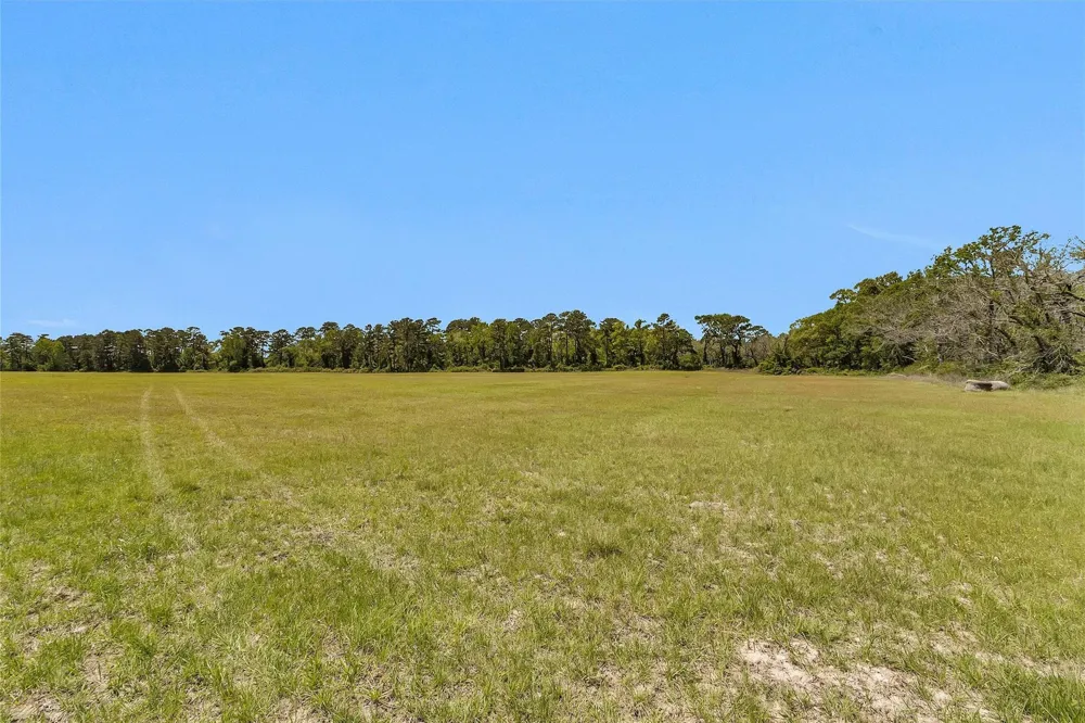 15586 Highway 105 E Conroe, TX 77306