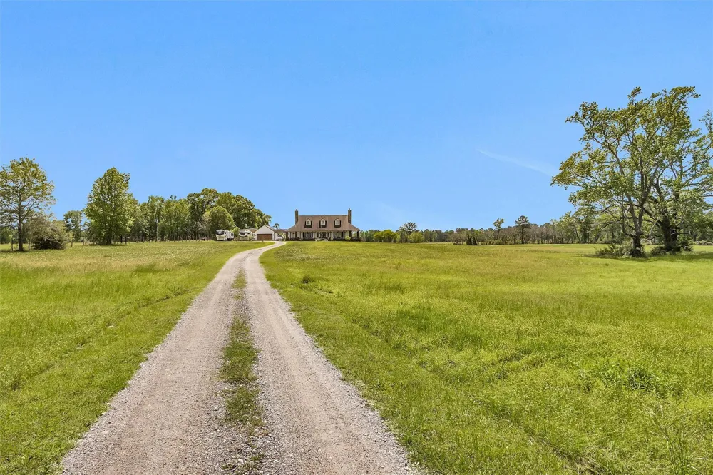15586 Highway 105 E Conroe, TX 77306