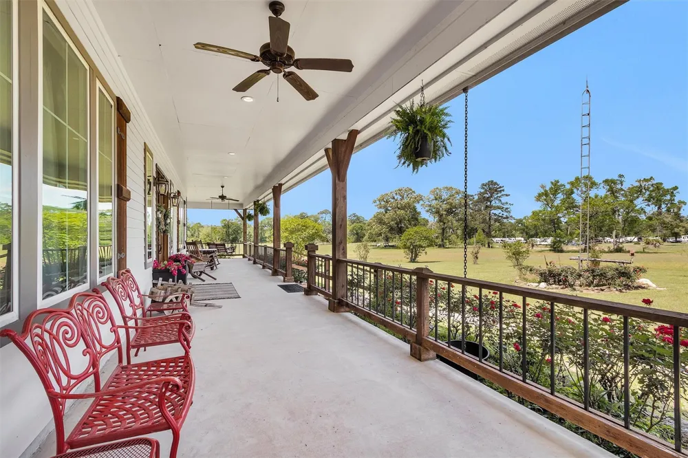 15586 Highway 105 E Conroe, TX 77306