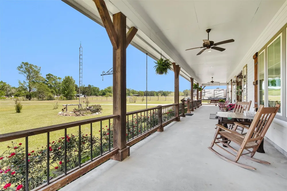 15586 Highway 105 E Conroe, TX 77306