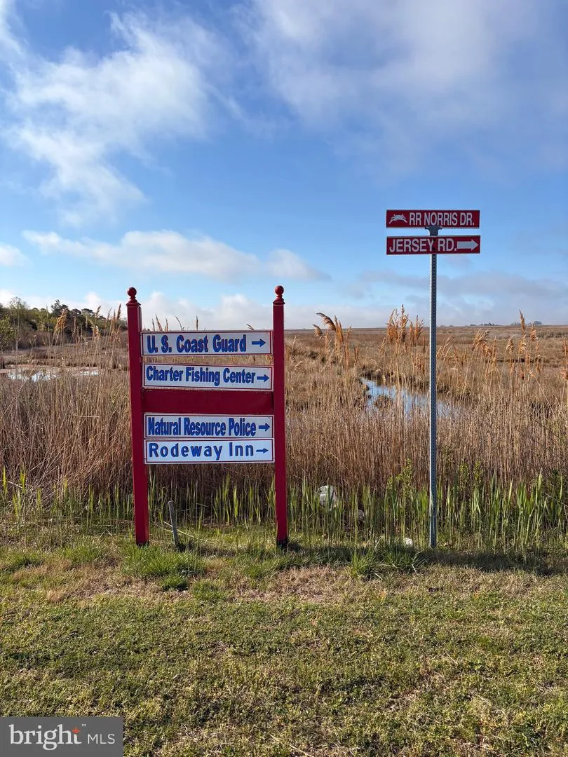 18 HAMMOCK POINT Crisfield, MD 21817