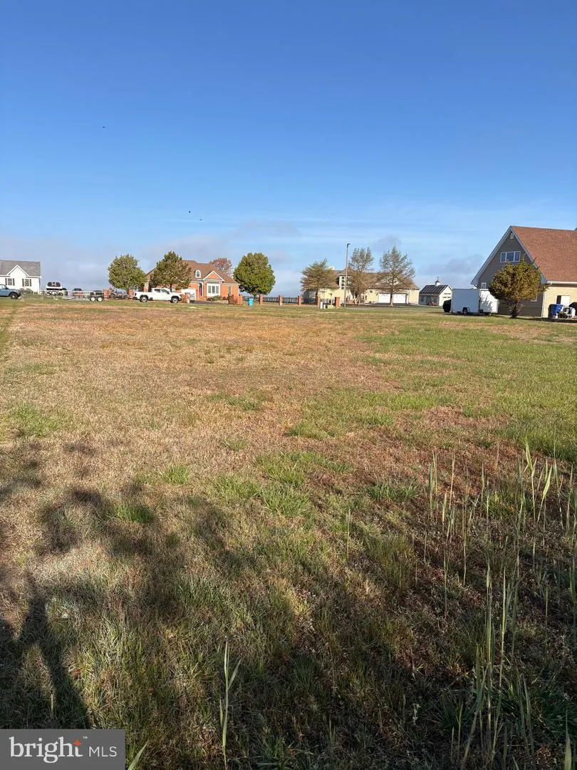 18 HAMMOCK POINT Crisfield, MD 21817