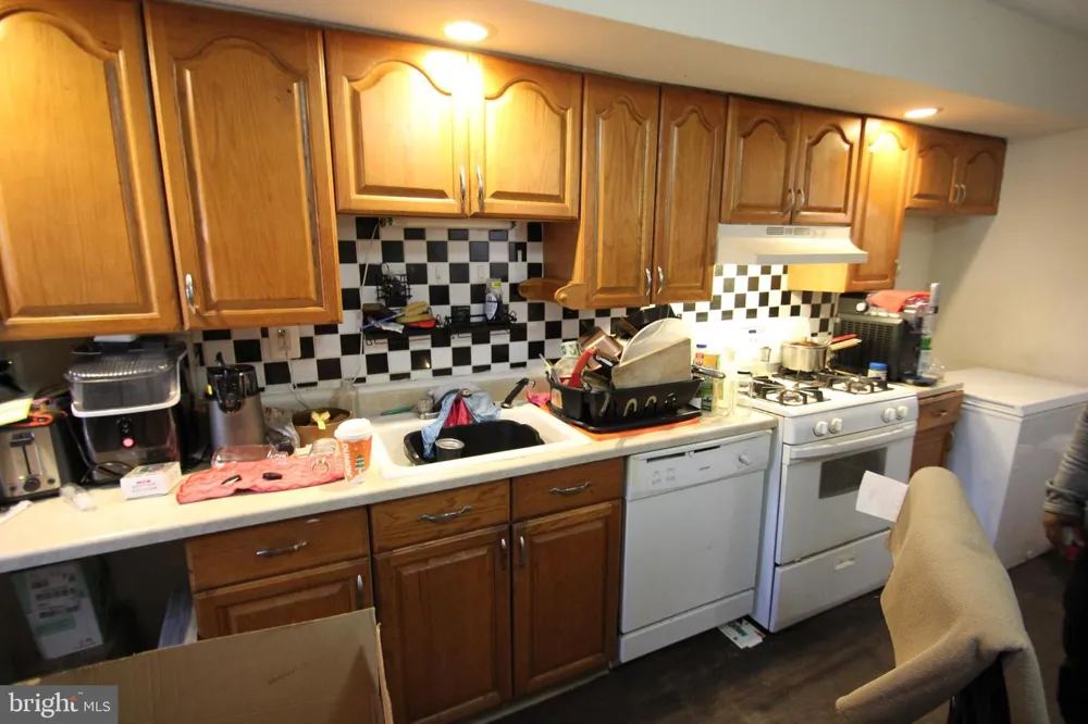 6008 OGONTZ AVENUE Philadelphia, PA 19141