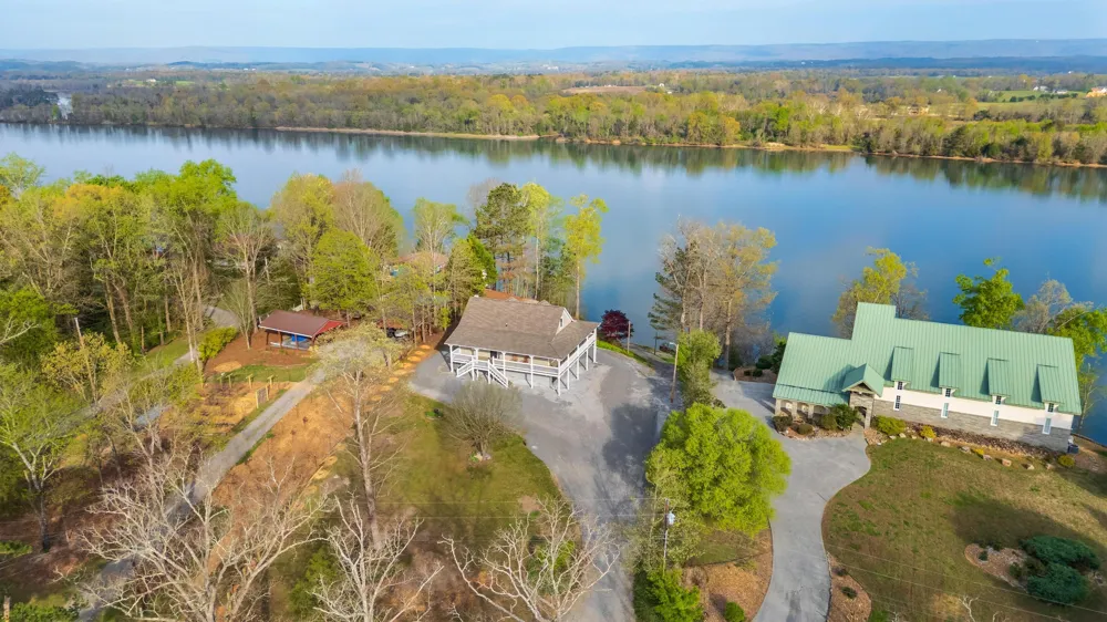 325 Russell Lane Decatur, TN 37322