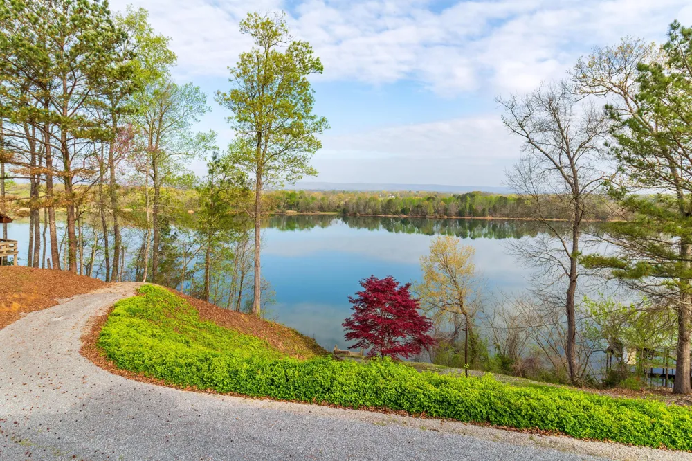 325 Russell Lane Decatur, TN 37322