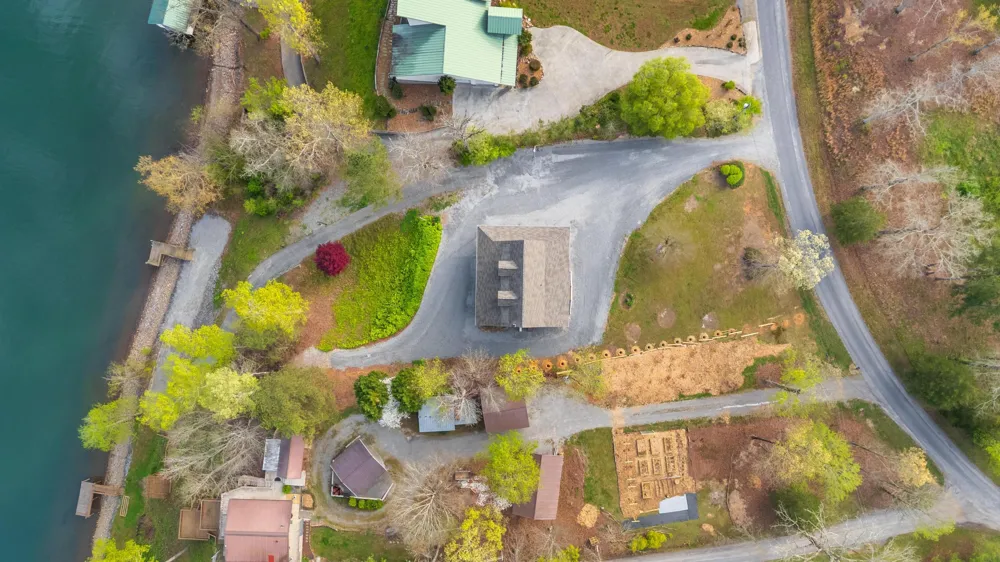 325 Russell Lane Decatur, TN 37322
