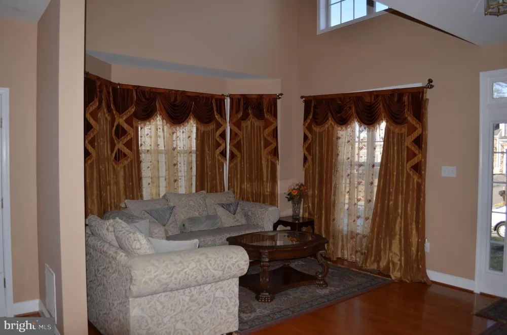 9631 WASHINGTON AVENUE Laurel, MD 20723