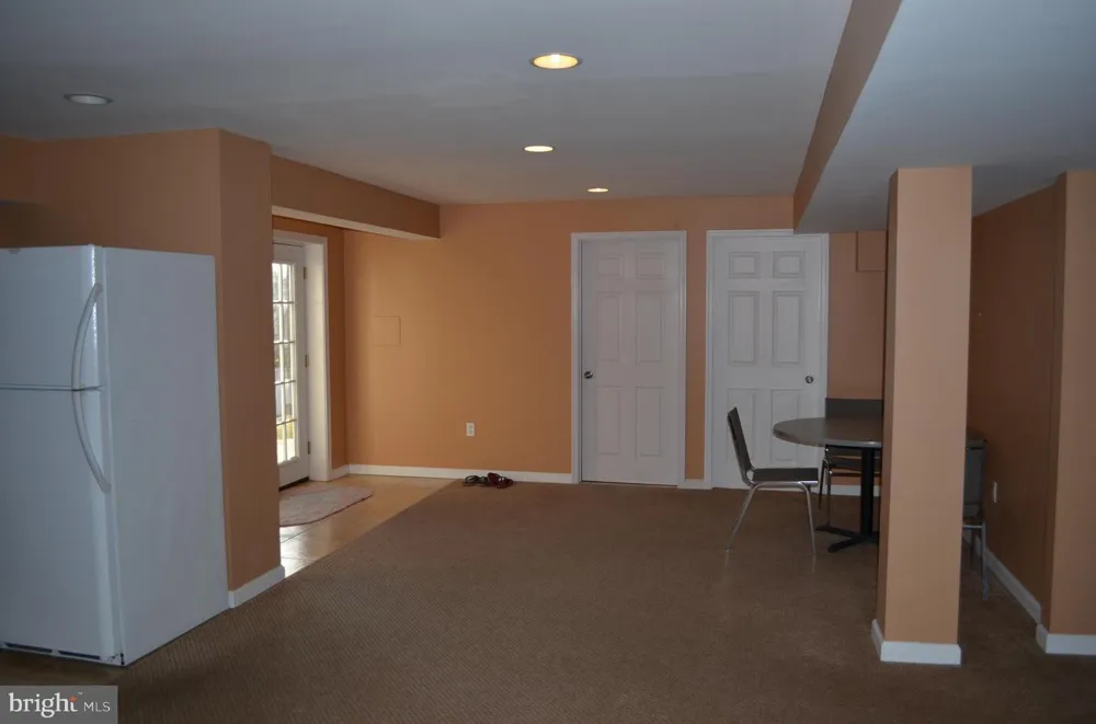 9631 WASHINGTON AVENUE Laurel, MD 20723