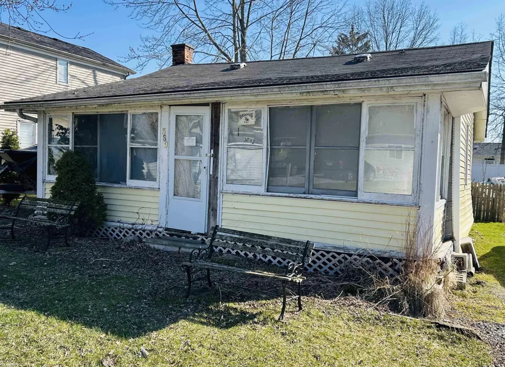 389 S Parkway Drive Clay Township, MI 48001