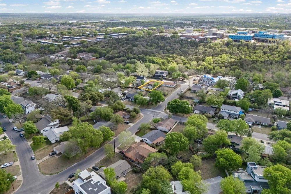 2510 Little John Lane Austin, TX 78704