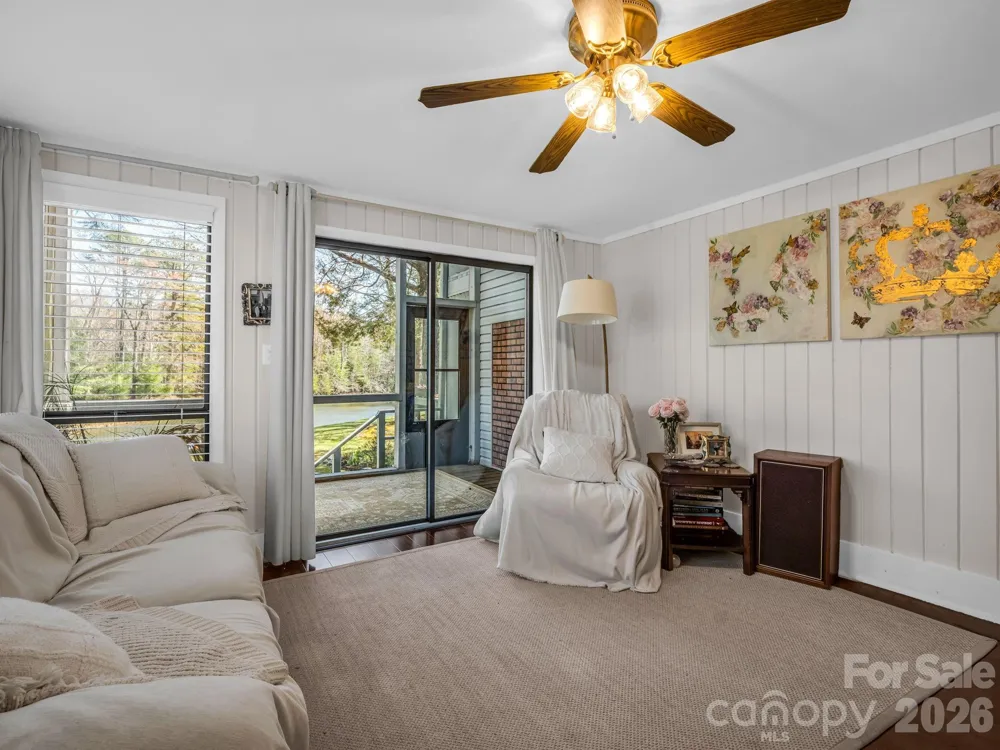 45 Lakeside Villas Drive Brevard, NC 28712