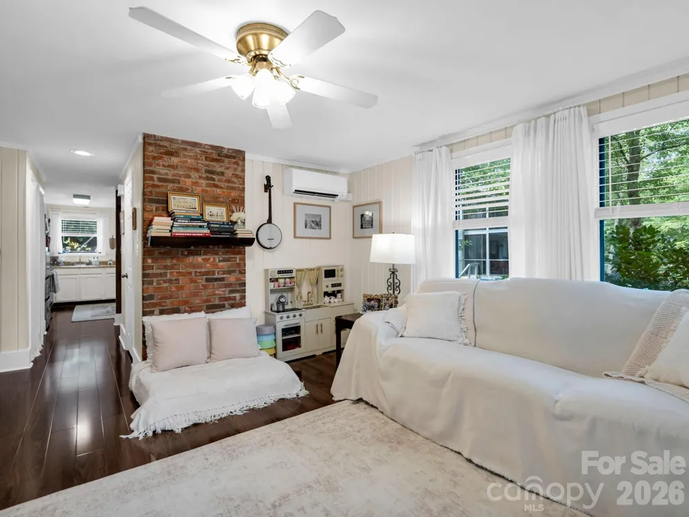 45 Lakeside Villas Drive Brevard, NC 28712