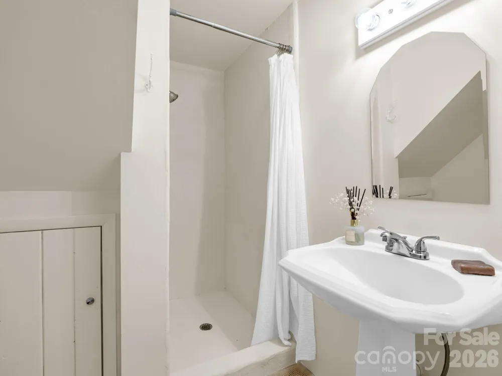 45 Lakeside Villas Drive Brevard, NC 28712