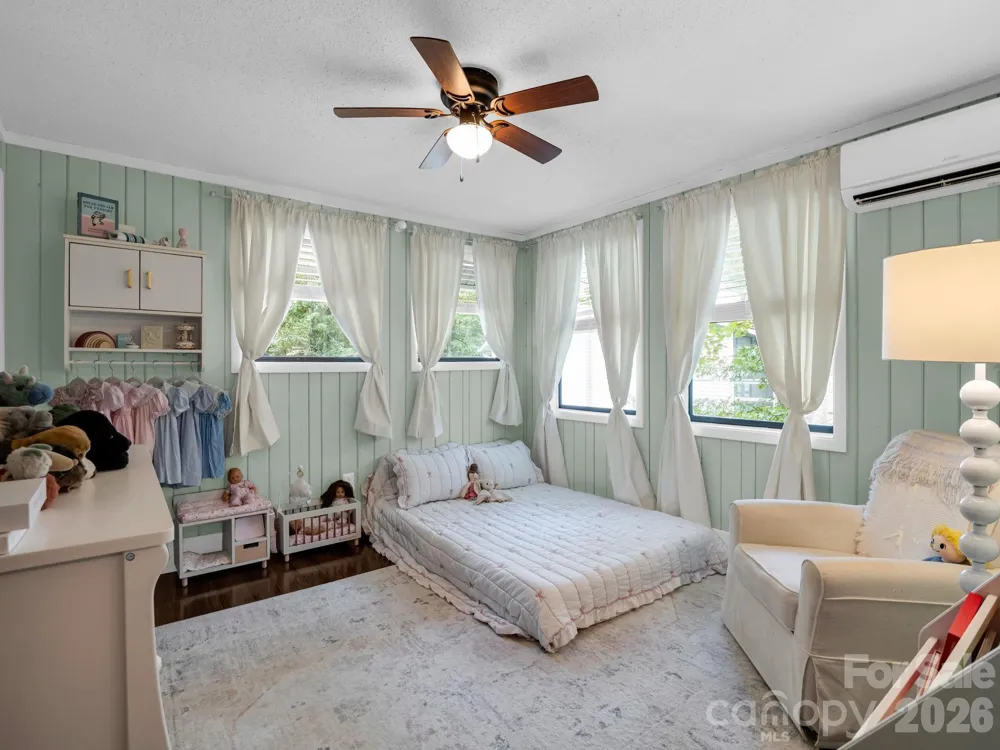 45 Lakeside Villas Drive Brevard, NC 28712