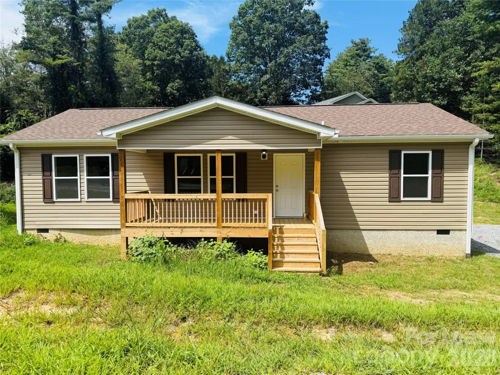 204 Oscelake Way Hendersonville, NC 28739