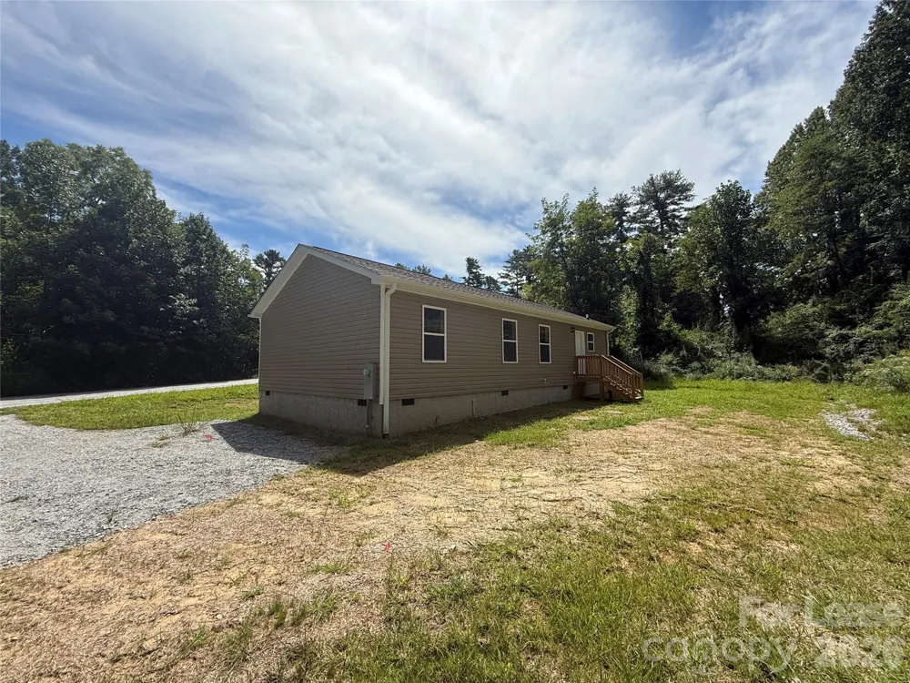 204 Oscelake Way Hendersonville, NC 28739