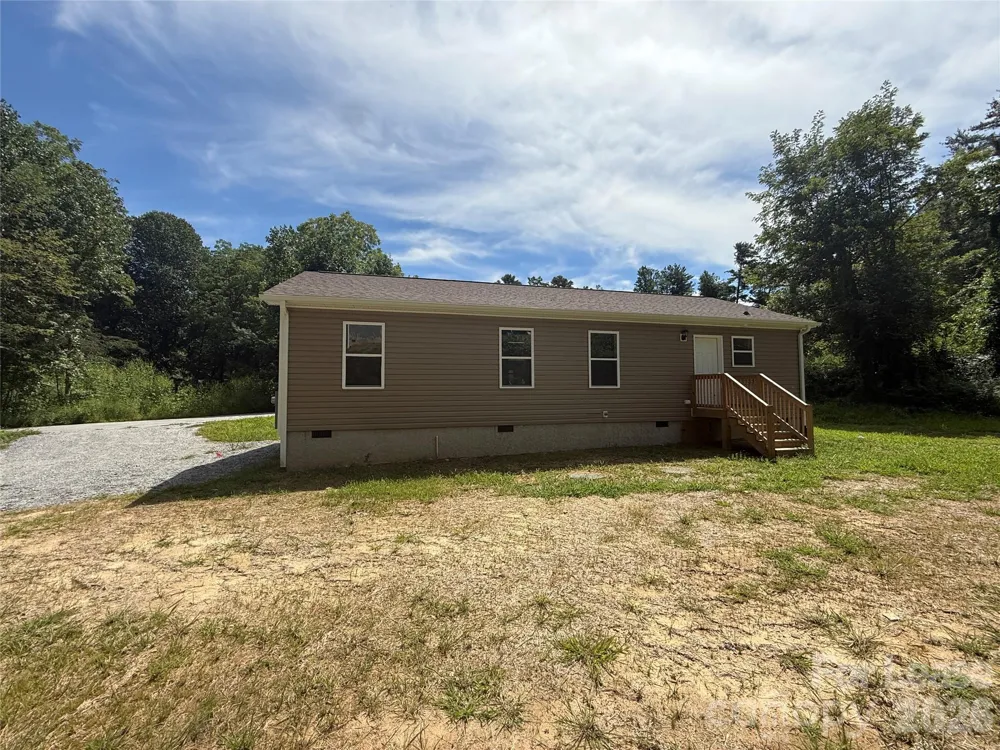 204 Oscelake Way Hendersonville, NC 28739