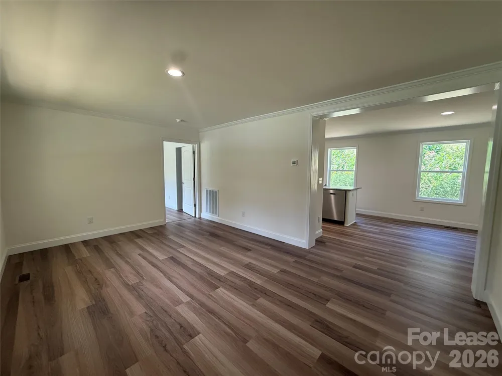 204 Oscelake Way Hendersonville, NC 28739