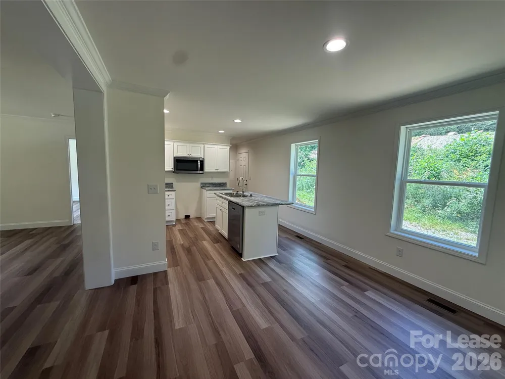 204 Oscelake Way Hendersonville, NC 28739